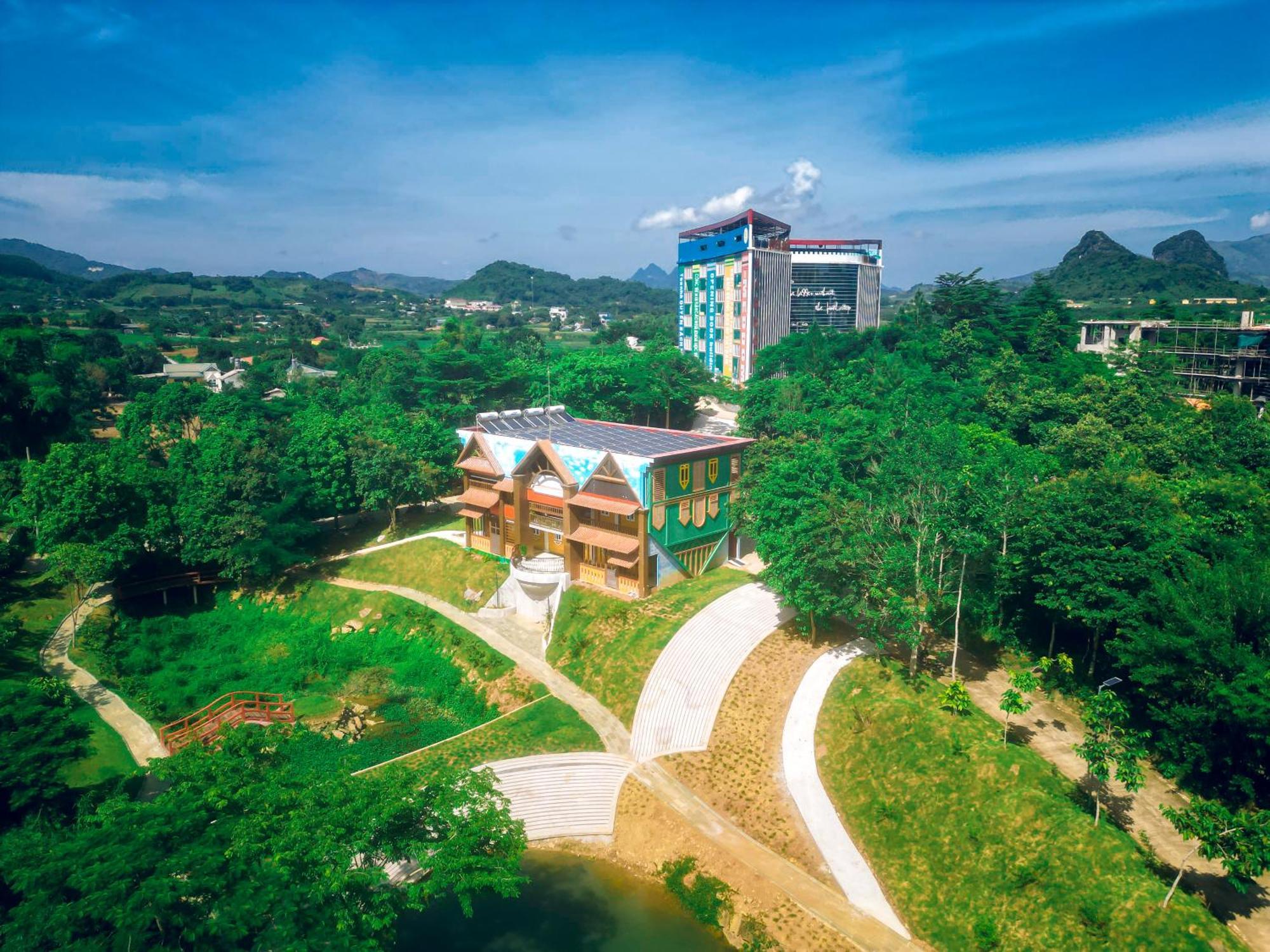 Hotel Meddom Park Cao Phong Exterior foto